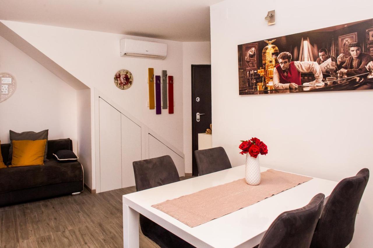 Miki - City Center Apartment With Large Balcony Split Eksteriør billede